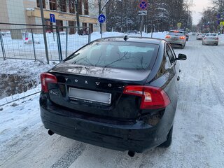 2014 Volvo S60 II Рестайлинг, коричневый, 990000 рублей, вид 4