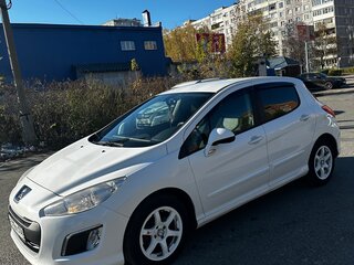 2012 Peugeot 308 I Рестайлинг, белый, 423000 рублей, вид 3