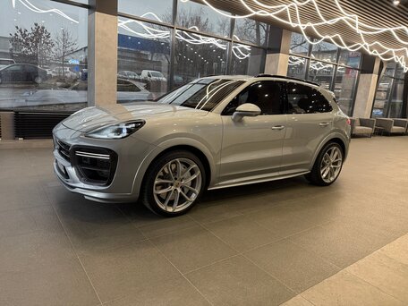 2020 Porsche Cayenne Turbo III, серый, 10500000 рублей, вид 4