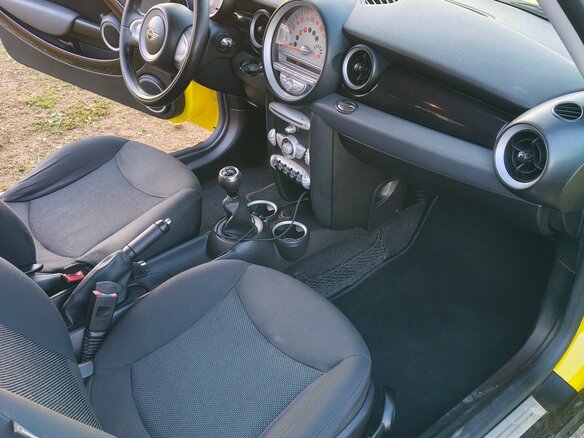 2009 Mini Hatch One II (R56), жёлтый, 620000 рублей - вид 5