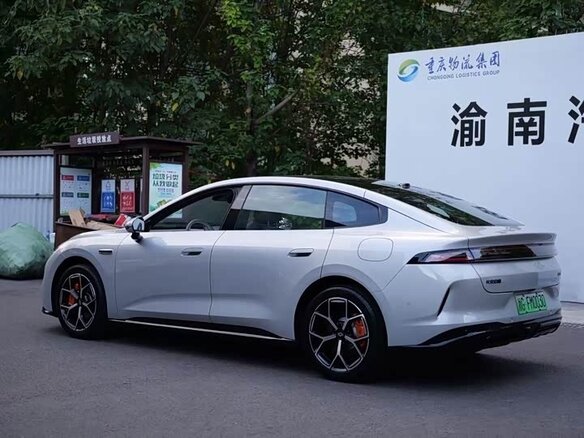 2026 Changan Qiyuan A06 28.39 kWh, серебристый - вид 10