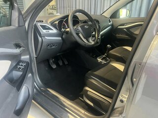 2019 Lada (ВАЗ) Vesta SW Cross I, серый, 925000 рублей, вид 5