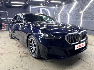 2024 BMW 5 серии 523d VIII (G60/G61/G68), синий, 7700000 рублей, вид 3