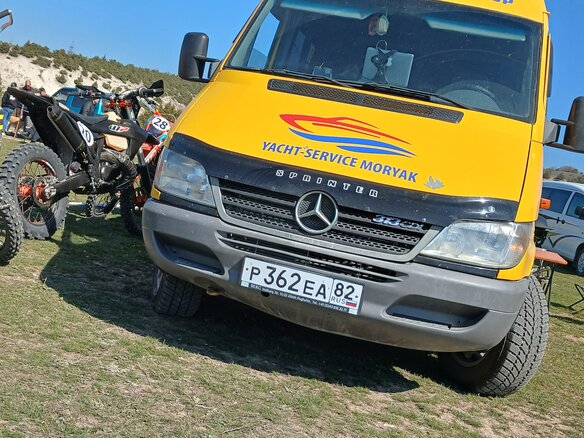 2004 Mercedes-Benz Sprinter, жёлтый, 1550000 рублей - вид 5