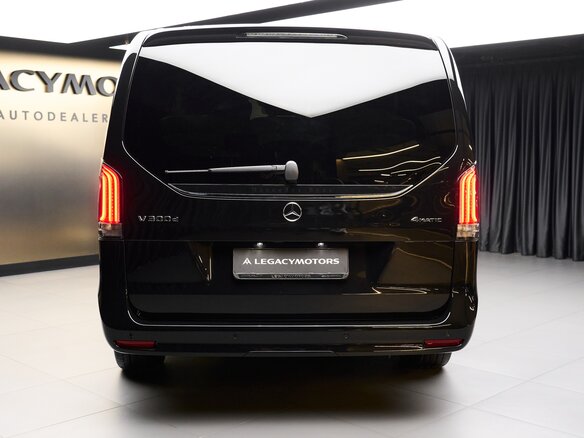2026 Mercedes-Benz V-Класс 300 d экстра длинный III (W447) Рестайлинг 2, чёрный - вид 3