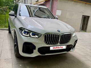 2022 BMW X5 30d IV (G05/G18), белый, 8800000 рублей, вид 2