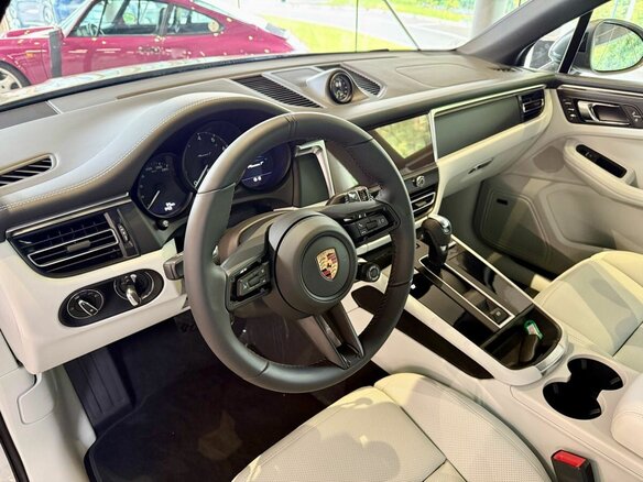 2026 Porsche Macan I Рестайлинг 2, серый, 14220000 рублей - вид 6