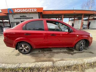 2008 Chevrolet Aveo I Рестайлинг, красный, 300000 рублей, вид 4