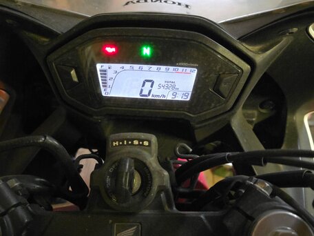 2015 Honda CBR 400R, красный, 450000 рублей, вид 2