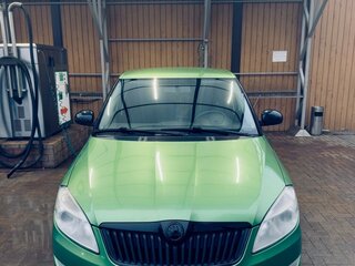 2011 Skoda Fabia II Рестайлинг, зелёный, 800000 рублей, вид 1
