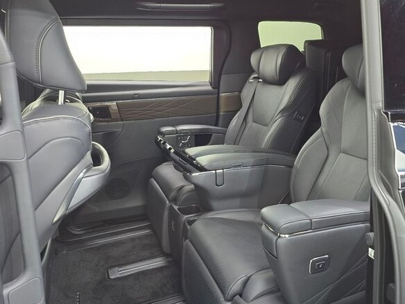 2024 Toyota Alphard IV, чёрный, 9770000 рублей - вид 8