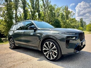 2024 BMW X7 M60i I (G07) Рестайлинг, серый, 16000000 рублей, вид 4