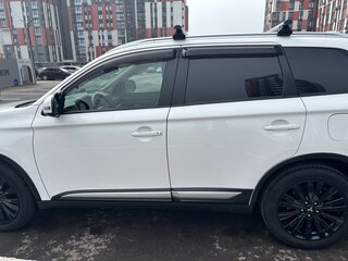 2018 Mitsubishi Outlander III Рестайлинг 3, белый, 1840000 рублей, вид 5