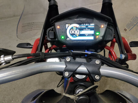 2023 Moto Guzzi V85 TT, белый, 910000 рублей, вид 5