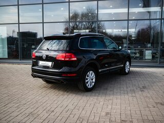2014 Volkswagen Touareg II, чёрный, 2250000 рублей, вид 2