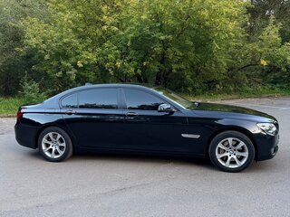 2010 BMW 7 серии Long 730Ld V (F01/F02/F04), чёрный, 1700000 рублей, вид 3