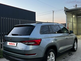 2017 Skoda Kodiaq I, серый, 2000000 рублей, вид 4