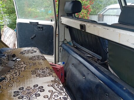 1990 Toyota HiAce, белый, 700000 рублей, вид 2