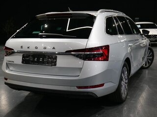 2022 Skoda Superb III Рестайлинг, серебристый, 3400004 рублей, вид 5