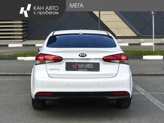 2017 Kia Cerato III Рестайлинг (Classic), белый, 1417000 рублей, вид 4