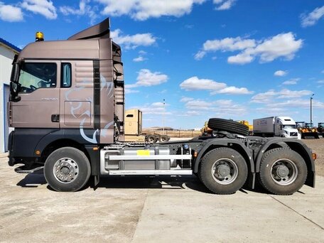 2024 Sinotruk Sitrak C7H, коричневый, 9850000 рублей, вид 2
