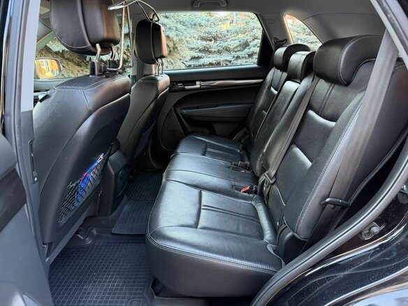 2010 Kia Sorento II, чёрный, 1390000 рублей - вид 4