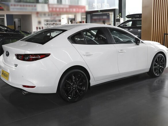 2025 Mazda 3 Axela IV (BP), белый, 3600000 рублей - вид 7