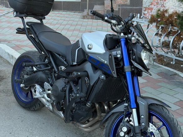 2016 Yamaha MT-09 (FZ-09), синий, 565000 рублей