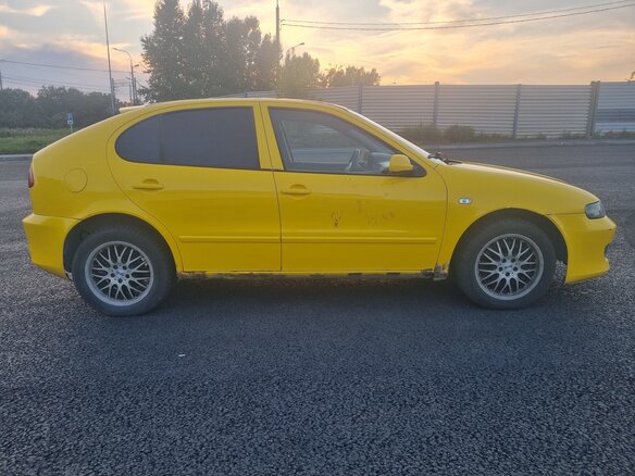 2001 SEAT Leon Cupra I, жёлтый, 700000 рублей - вид 9