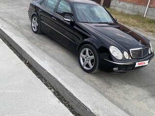 2004 Mercedes-Benz E-Класс 320 III (W211, S211), чёрный, 960000 рублей, вид 3