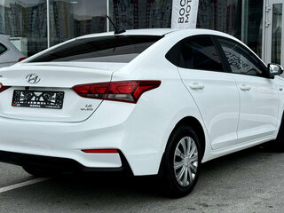 2017 Hyundai Solaris II, белый, 1150000 рублей, вид 5