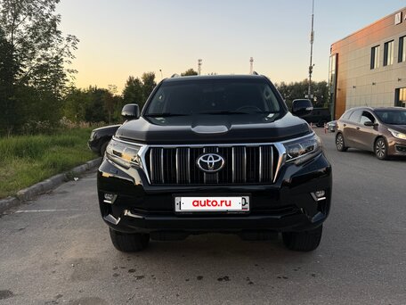 2018 Toyota Land Cruiser Prado 150 Series Рестайлинг 2, чёрный, 4900000 рублей, вид 3