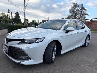 2020 Toyota Camry VIII (XV70), белый, 2630000 рублей, вид 3