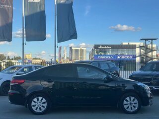 2015 Kia Rio III, чёрный, 609000 рублей, вид 4