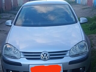 2005 Volkswagen Golf V, серебристый, 550000 рублей, вид 3