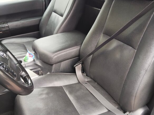 2012 Toyota Sequoia II, чёрный - вид 6