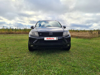 2017 Volkswagen Touareg II Рестайлинг, чёрный, 3900000 рублей, вид 3