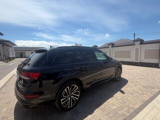 2020 Audi Q7 55 TFSI II (4M) Рестайлинг, чёрный, 6100000 рублей, вид 5