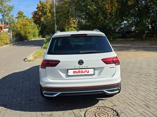 2021 Volkswagen Tiguan II Рестайлинг, белый, 3500000 рублей, вид 3