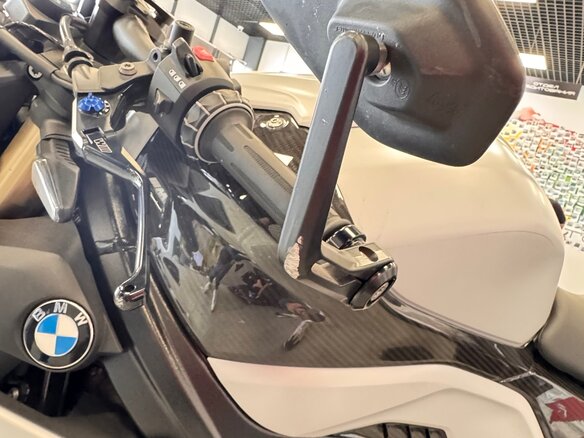 2022 BMW S 1000 R, серый, 1600000 рублей - вид 16