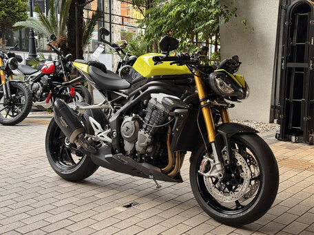 2025 Triumph Speed Triple, жёлтый, 2050000 рублей, вид 3