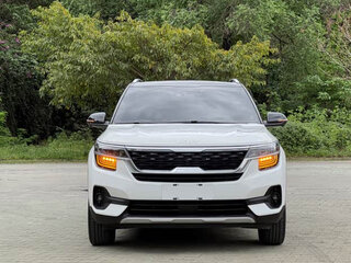 2022 Kia KX3, белый, 1670000 рублей, вид 2