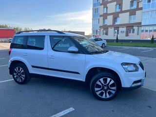 2015 Skoda Yeti I Рестайлинг, белый, 1075000 рублей, вид 4