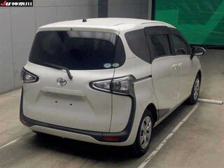2019 Toyota Sienta II Рестайлинг, белый, 1250505 рублей, вид 3