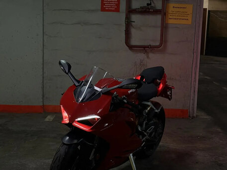 2020 Ducati Panigale V2, красный, 1690000 рублей, вид 2