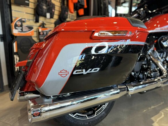 2024 Harley-Davidson CVO Street Glide, оранжевый, 4900000 рублей - вид 16