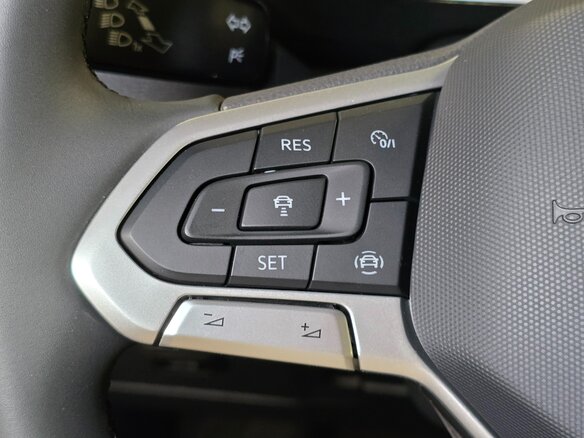 2026 Volkswagen Tharu XR 300 TSI, серый, 2847000 рублей - вид 12