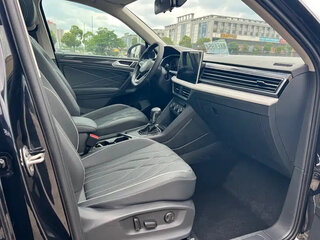 2022 Volkswagen Tiguan II Рестайлинг, чёрный, 2712000 рублей, вид 5