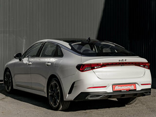 2022 Kia K5 III, белый, 2500000 рублей, вид 3