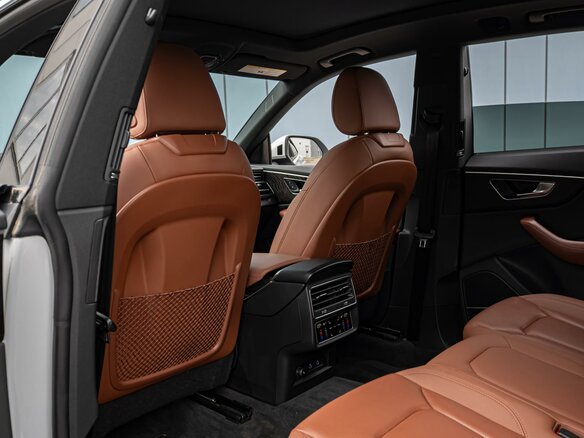 2021 Audi Q8 55 TFSI I (4M), белый, 7505000 рублей - вид 10